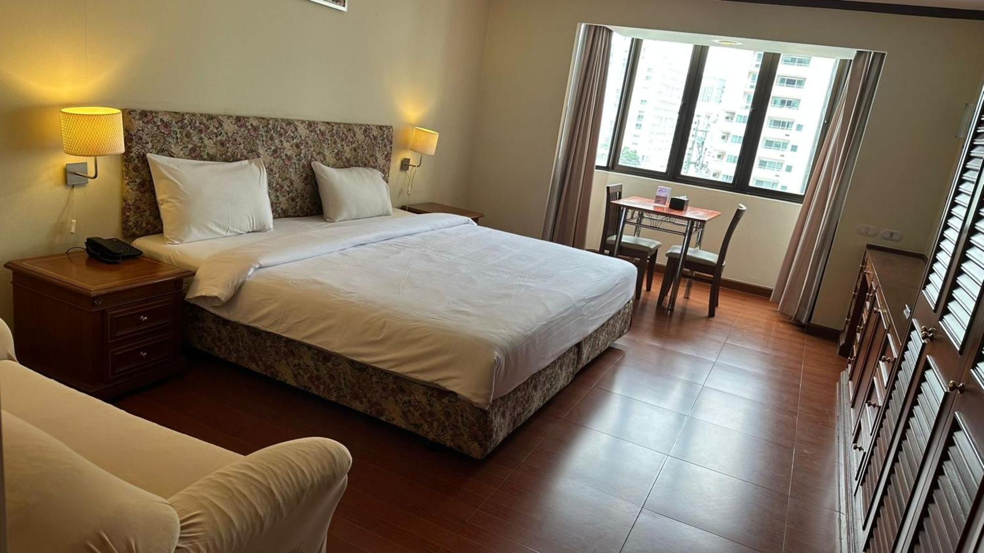 Fully Furnished Omni Tower Apartments Nana - Sukhumvit Soi 4 Bangkok Exteriér fotografie